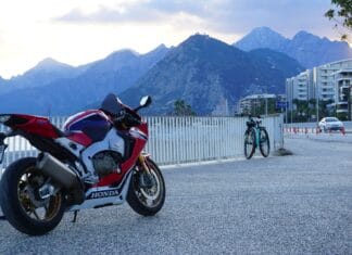 Jak zmieniała się konstrukcja motocykla na przestrzeni lat