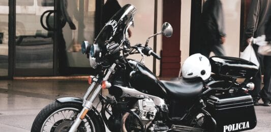 Motocykl jako rekwizyt sceniczny – kto zrobił to najlepiej?